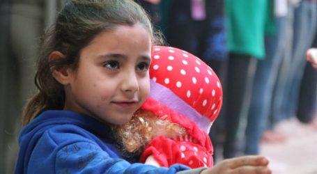 حكاية طفلة سورية ناجية.. لكنها لازالت تحت الأنقاض