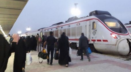 إيران تدعو للإسراع في تنفيذ خط السكك الحديدية الواصل إلى سوريا 