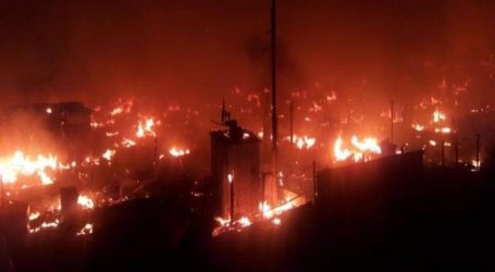 لبنانيون يحرقون مخيما للسوريين شمال لبنان ويوقعون جرحى ويشردون العشرات