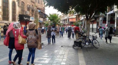 وسط دمشق وفي زمن آل الأسد.. سيدة تتعرض للضرب والإهانة والسلطة تتفرج