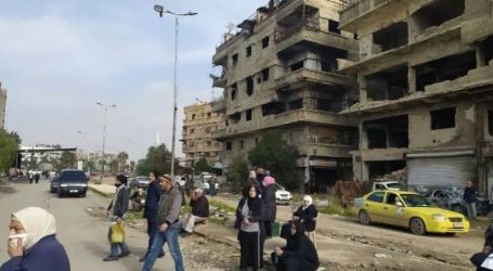 الخوف من الاعتقال والتجنيد يمنع سكان مخيم اليرموك من العودة لمنازلهم
