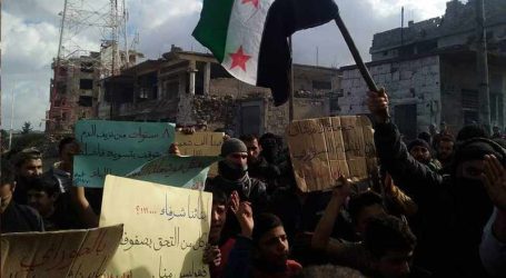 مظاهرة تطالب بإخراج المعتقلين في درعا