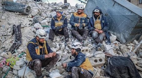 دون بلاغات عن مفقودين.. الدفاع المدني يواصل إزالة الأنقاض شمال سورية