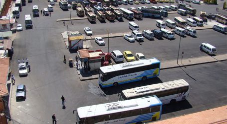 سائقو حافلات في السويداء يتهمون السلطة السورية بالتلاعب  في مخصصات الوقود عبر البطاقة الذكية